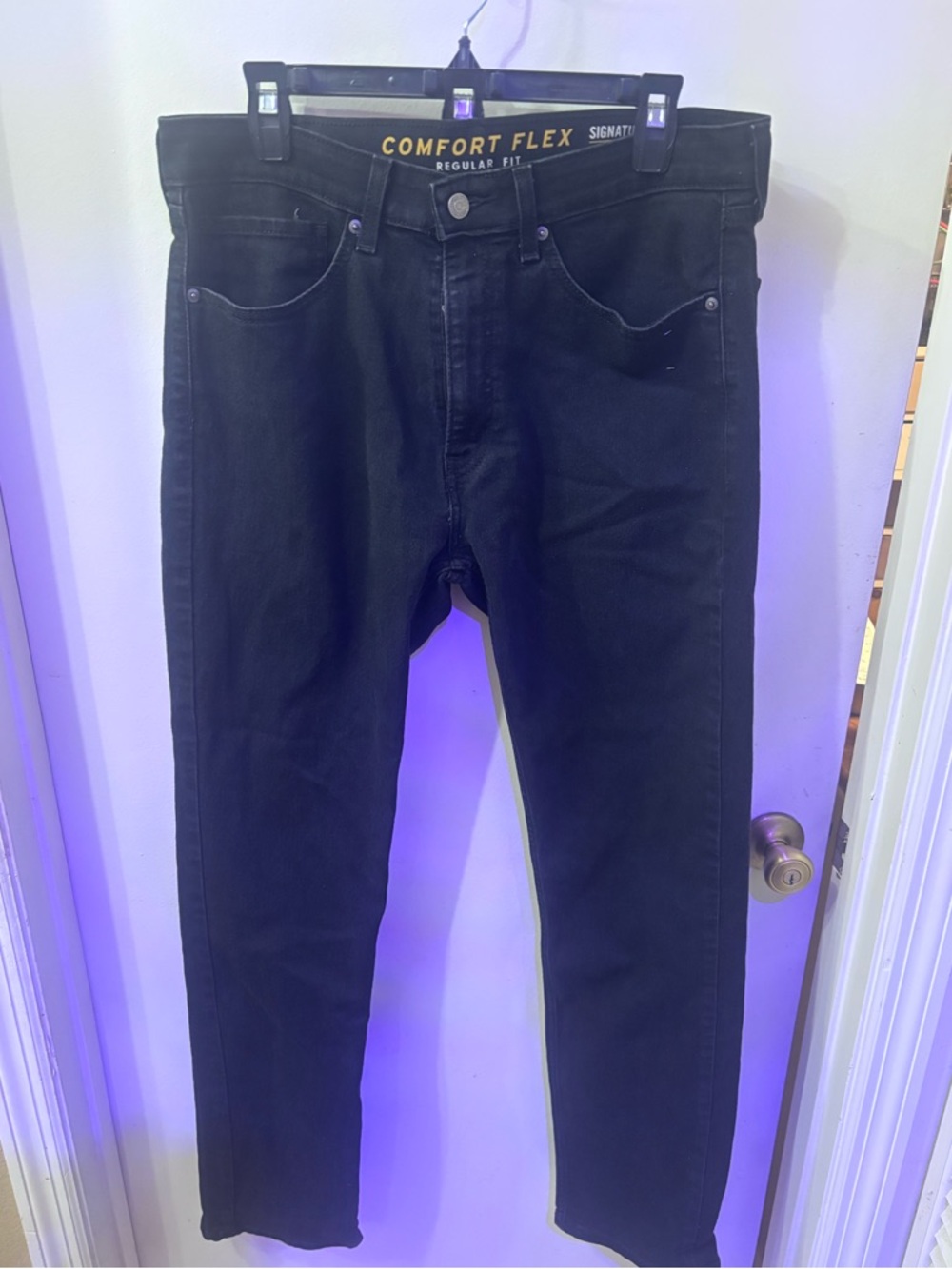 Signature by Levi Strauss Black Relaxed-Fit Men’s Jeans